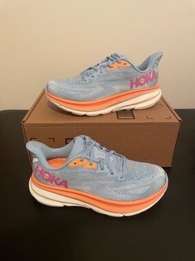 Hoka Clifton 9 Women’s 7.5 m new